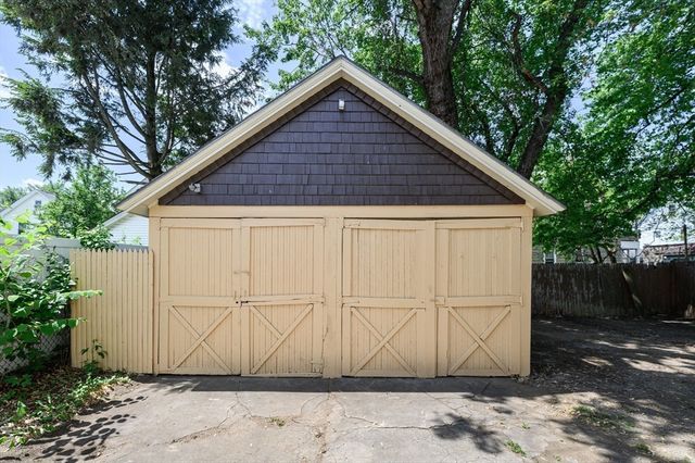 12-14 Carver St, Springfield, MA 01108