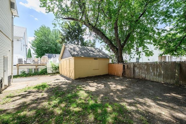12-14 Carver St, Springfield, MA 01108