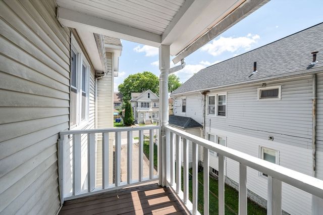 12-14 Carver St, Springfield, MA 01108