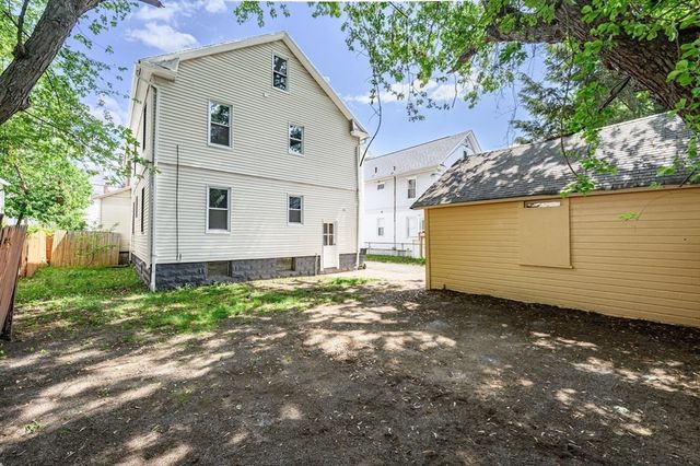 12-14 Carver St, Springfield, MA 01108