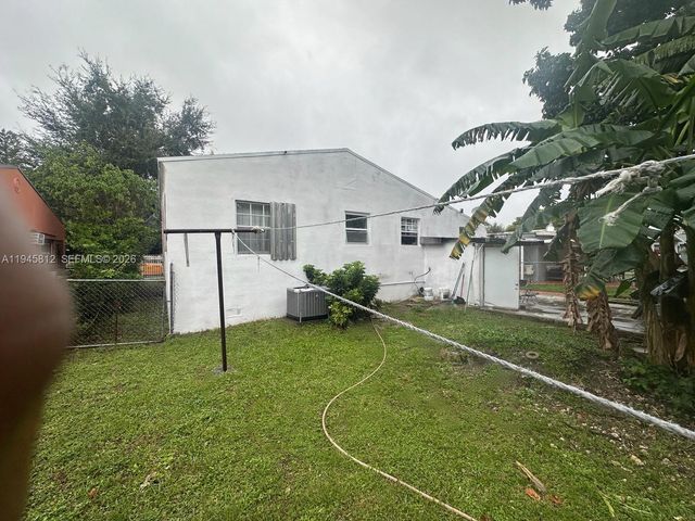 410 NW 98th St, Miami, FL 33150