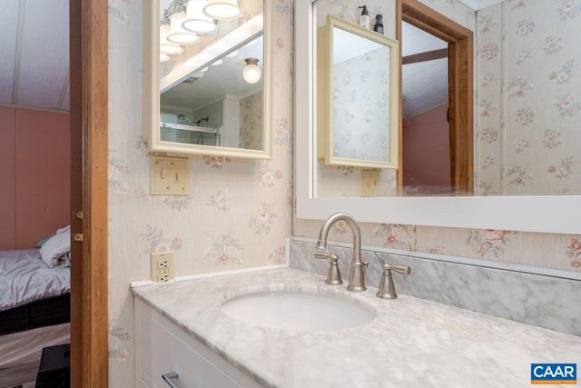 608 5TH ST, Grottoes, VA 24441