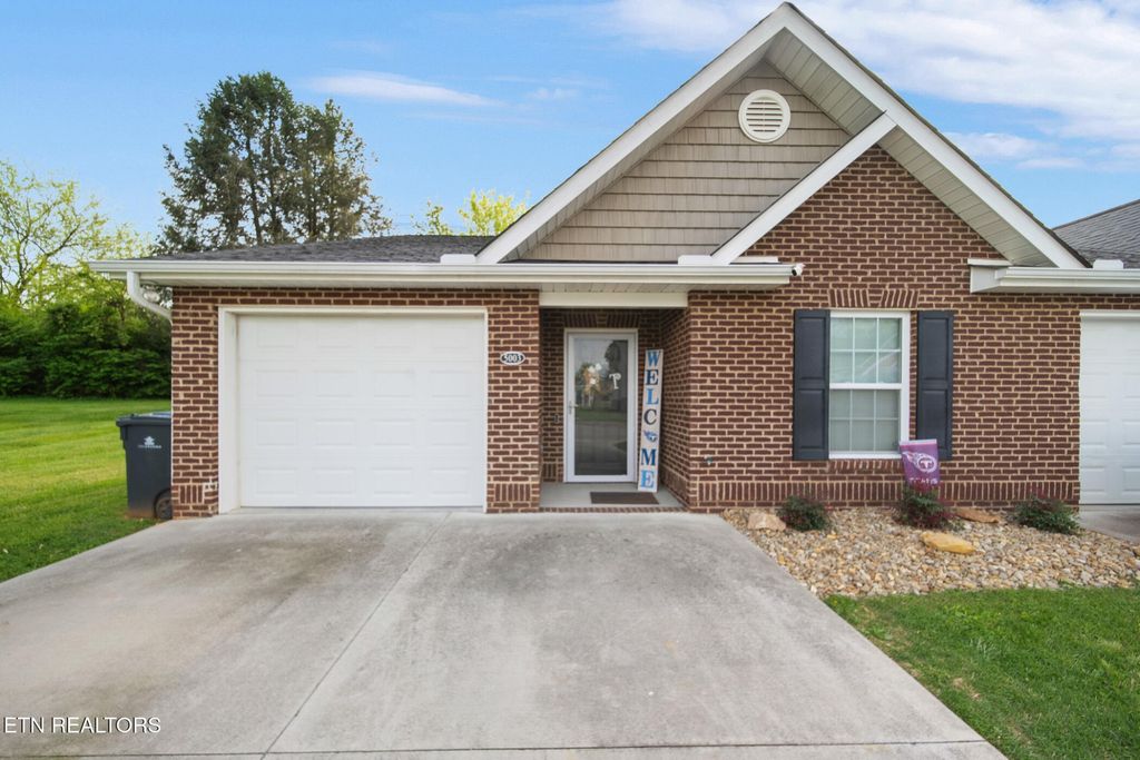 5003 White Petal Way, Knoxville, TN 37912
