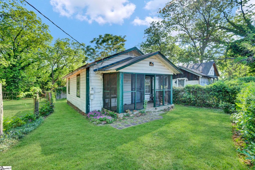 7 Dobbs Street, Greenville, SC 29605