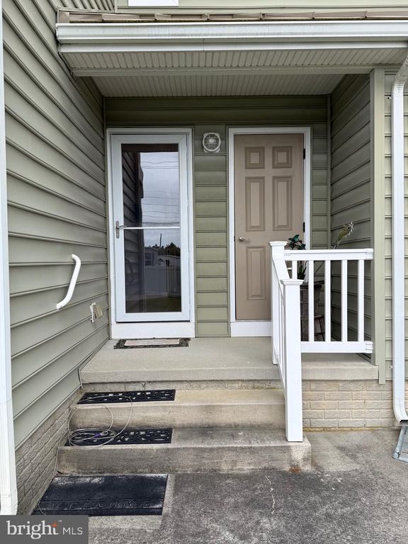 Image 19 of property listing at 9823 GOLF COURSE RD #20, Ocean City, MD 21842