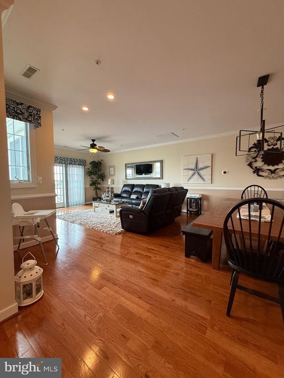 Image 21 of property listing at 9823 GOLF COURSE RD #20, Ocean City, MD 21842