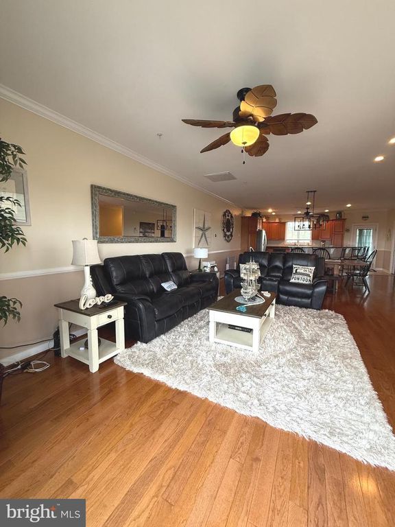 Image 28 of property listing at 9823 GOLF COURSE RD #20, Ocean City, MD 21842