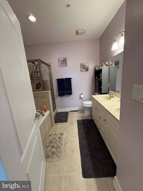 Image 46 of property listing at 9823 GOLF COURSE RD #20, Ocean City, MD 21842