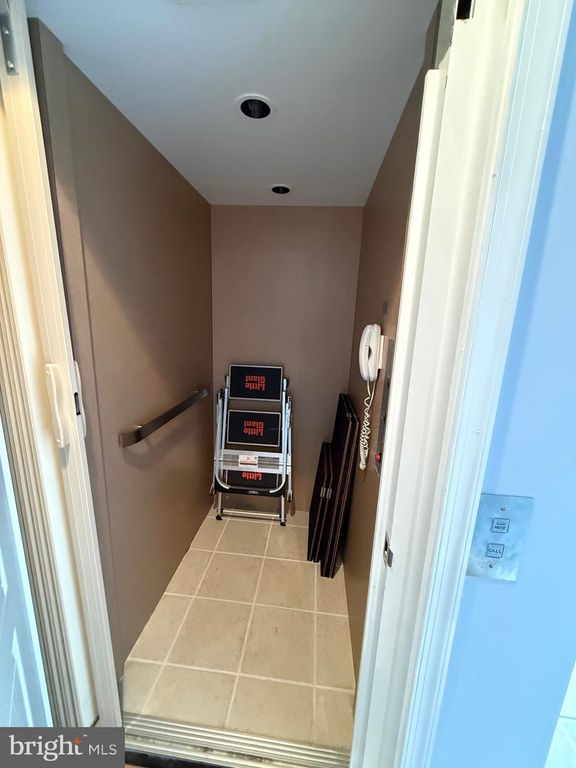 Image 59 of property listing at 9823 GOLF COURSE RD #20, Ocean City, MD 21842