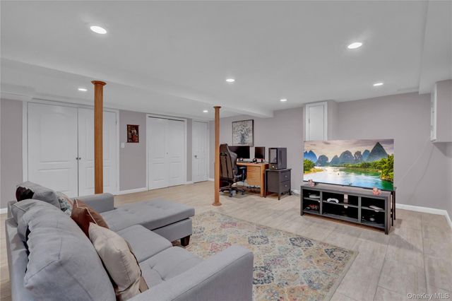 932 Cherry Lane, Floral Park, NY 11001