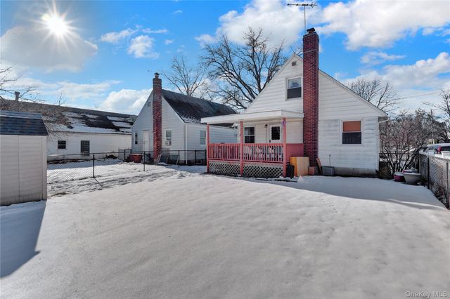 932 Cherry Lane, Floral Park, NY 11001