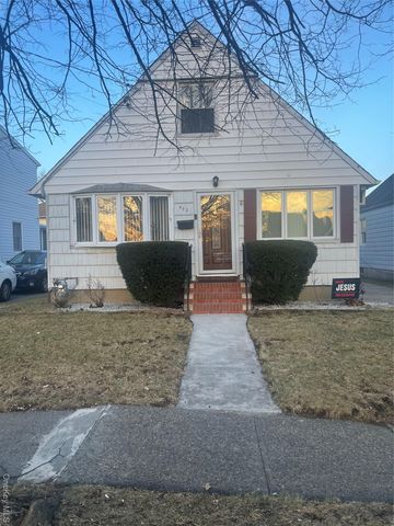 932 Cherry Lane, Floral Park, NY 11001