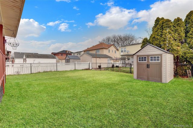 932 Cherry Lane, Floral Park, NY 11001