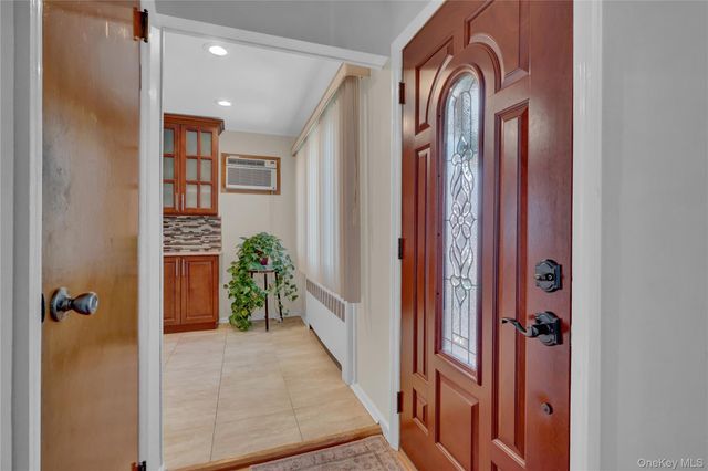 932 Cherry Lane, Floral Park, NY 11001