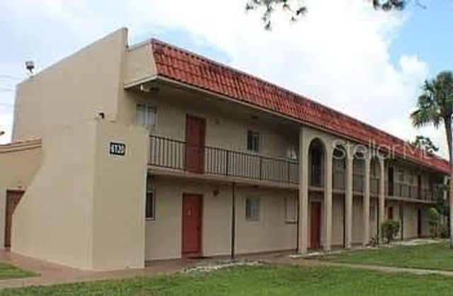 6120 FOREST HILL BOULEVARD 203, West Palm Beach, FL 33415