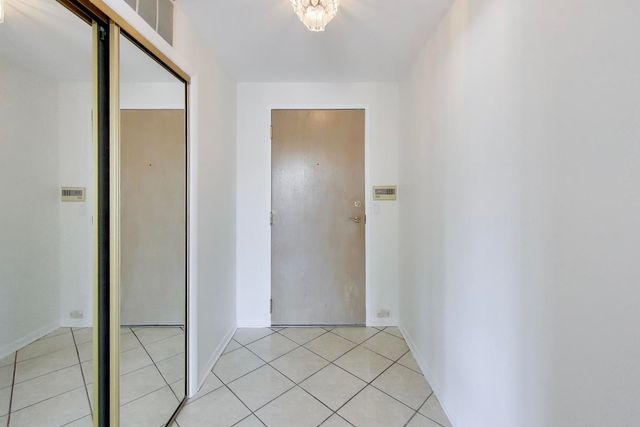 170 manchester Drive 306, Buffalo Grove, IL 60089