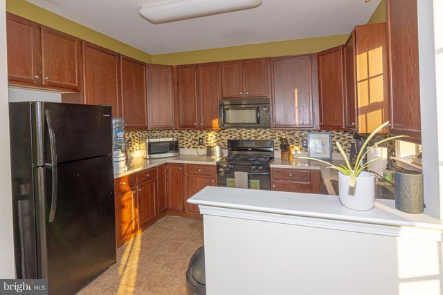 832 TIMBERLAKE DR, Ewing, NJ 08618