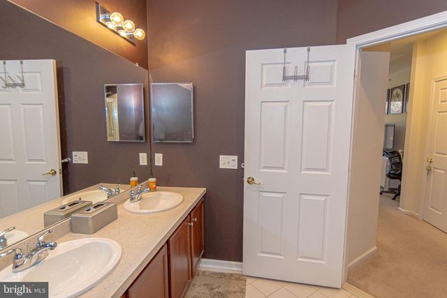 832 TIMBERLAKE DR, Ewing, NJ 08618