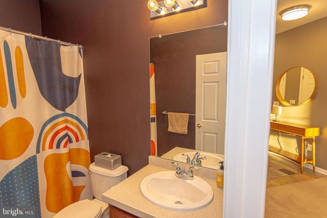 832 TIMBERLAKE DR, Ewing, NJ 08618