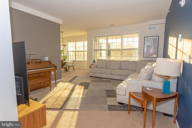 832 TIMBERLAKE DR, Ewing, NJ 08618