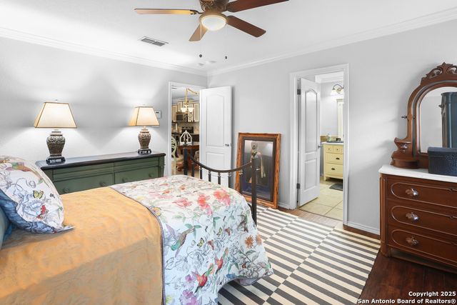 16 PEMBROKE LANE, San Antonio, TX 78240