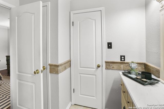 16 PEMBROKE LANE, San Antonio, TX 78240