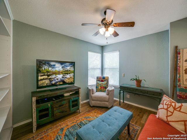 16 PEMBROKE LANE, San Antonio, TX 78240