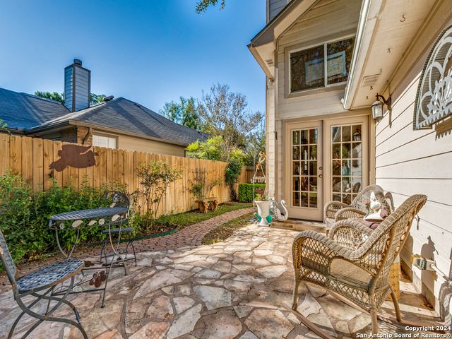 16 PEMBROKE LANE, San Antonio, TX 78240
