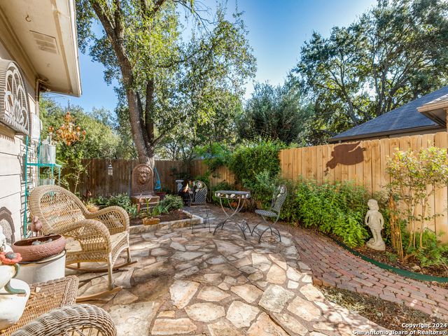 16 PEMBROKE LANE, San Antonio, TX 78240