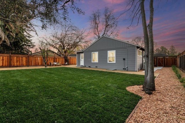 579 Green Manor Court, Palo Alto, CA 94301