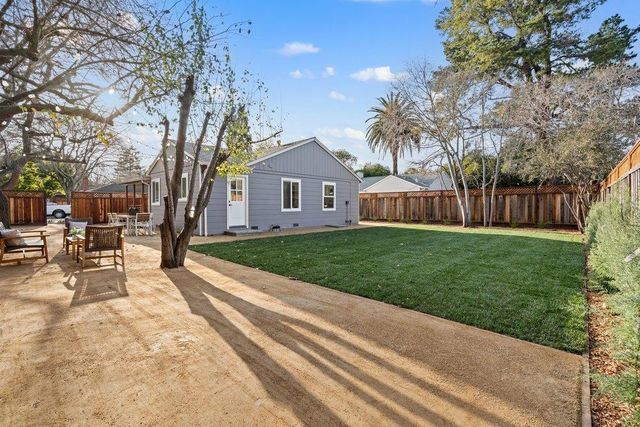 579 Green Manor Court, Palo Alto, CA 94301