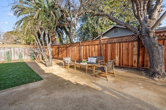 579 Green Manor Court, Palo Alto, CA 94301