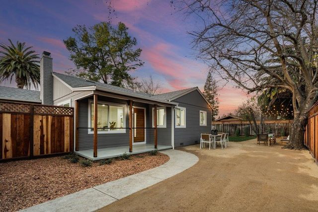 579 Green Manor Court, Palo Alto, CA 94301