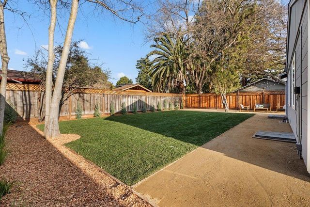 579 Green Manor Court, Palo Alto, CA 94301