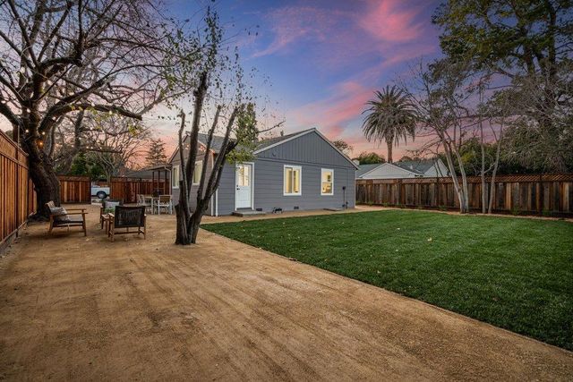 579 Green Manor Court, Palo Alto, CA 94301