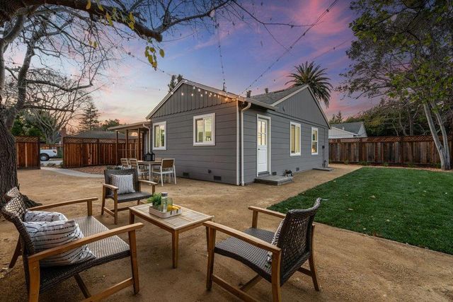 579 Green Manor Court, Palo Alto, CA 94301