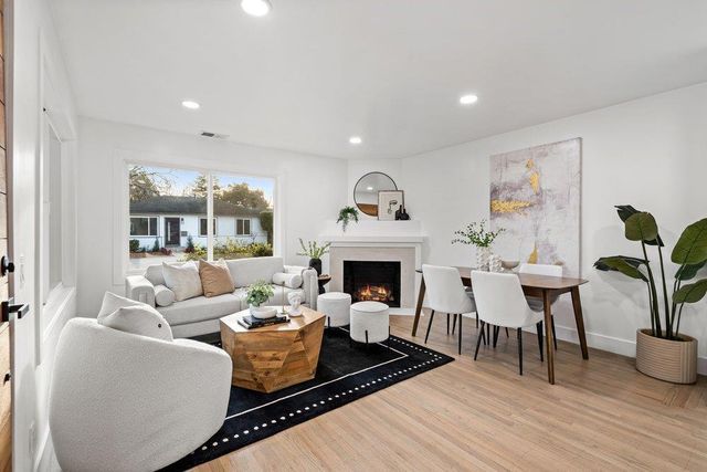 579 Green Manor Court, Palo Alto, CA 94301