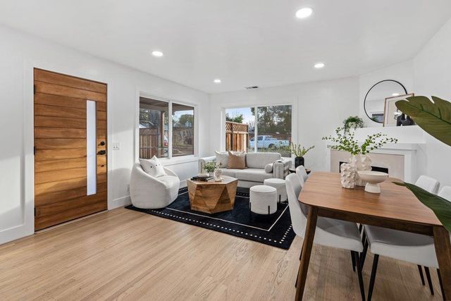 579 Green Manor Court, Palo Alto, CA 94301