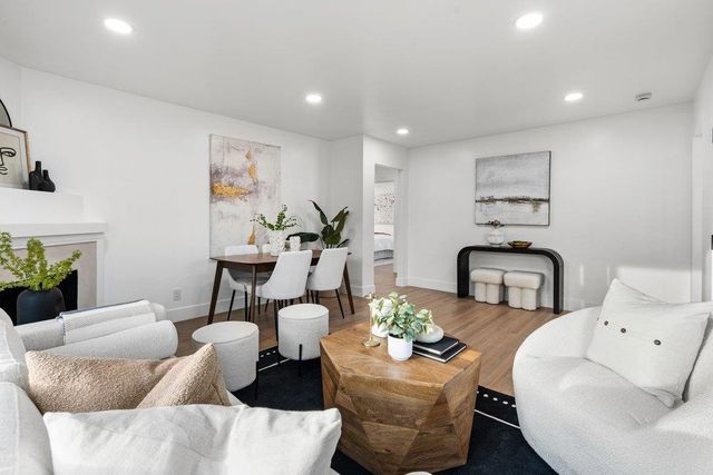 579 Green Manor Court, Palo Alto, CA 94301