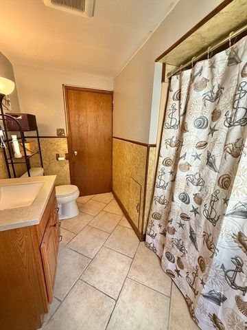 143 Greenwood St, Gardner, MA 01440