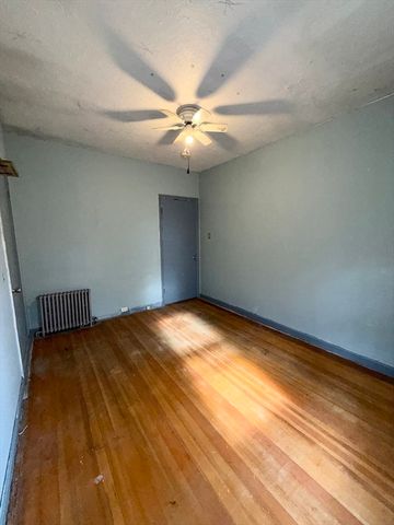 143 Greenwood St, Gardner, MA 01440