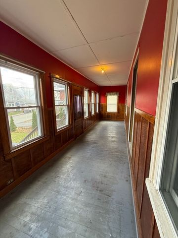 143 Greenwood St, Gardner, MA 01440