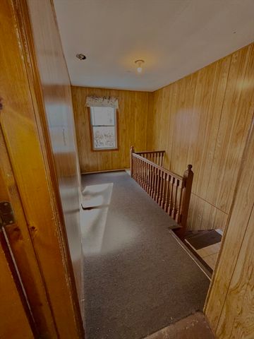 143 Greenwood St, Gardner, MA 01440