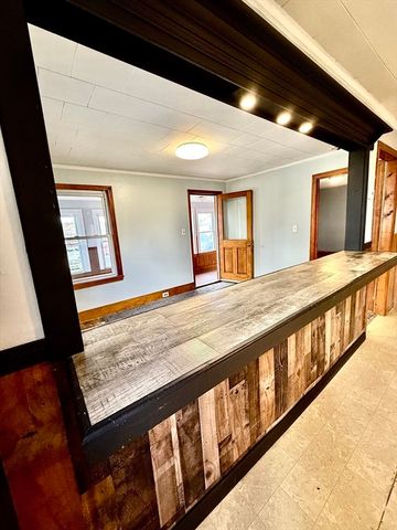 143 Greenwood St, Gardner, MA 01440