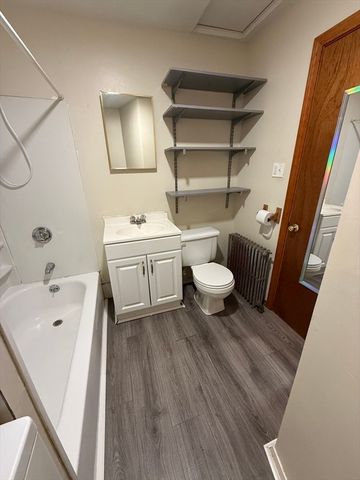 143 Greenwood St, Gardner, MA 01440