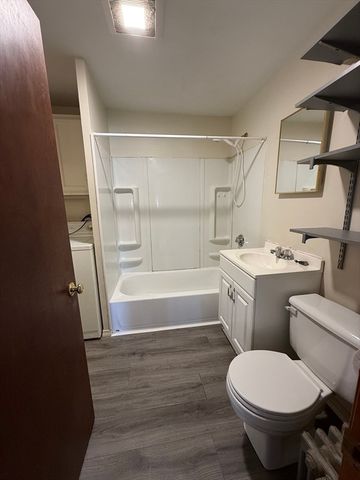 143 Greenwood St, Gardner, MA 01440