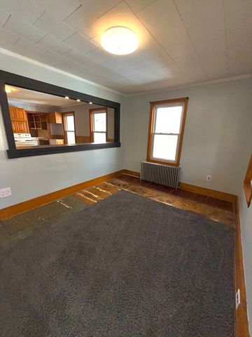 143 Greenwood St, Gardner, MA 01440