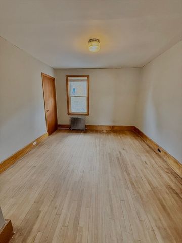 143 Greenwood St, Gardner, MA 01440