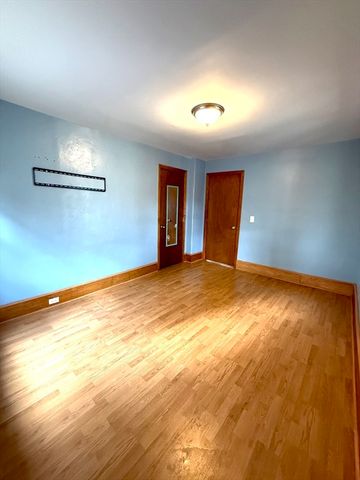 143 Greenwood St, Gardner, MA 01440