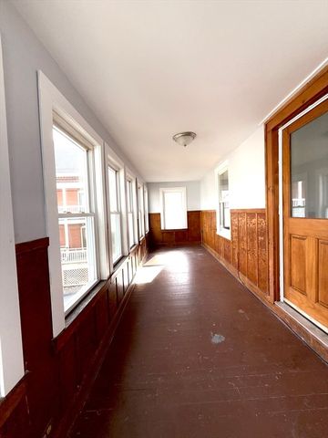 143 Greenwood St, Gardner, MA 01440